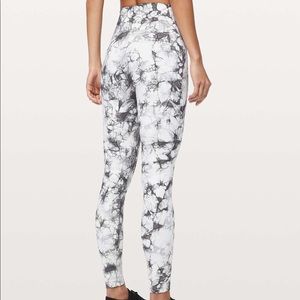 NWT Lululemon Wunder Under High Rise Tight 25” Luxtreme. Marble. Size 6